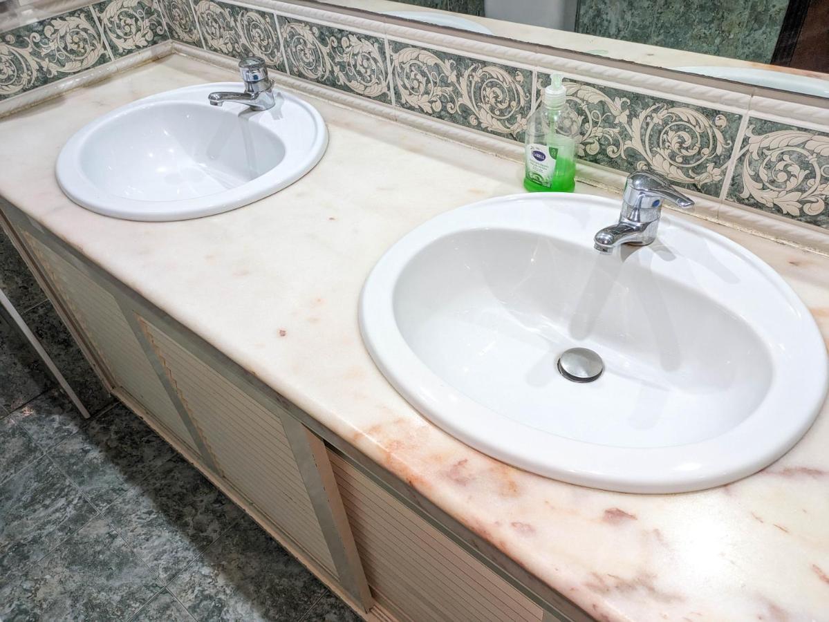 Two Bedroom Apartment - 110M2, Ac, Terrace, Wi-Fi Lagos Ngoại thất bức ảnh