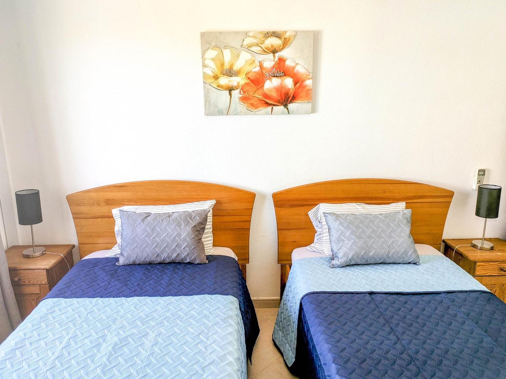 Two Bedroom Apartment - 110M2, Ac, Terrace, Wi-Fi Lagos Ngoại thất bức ảnh