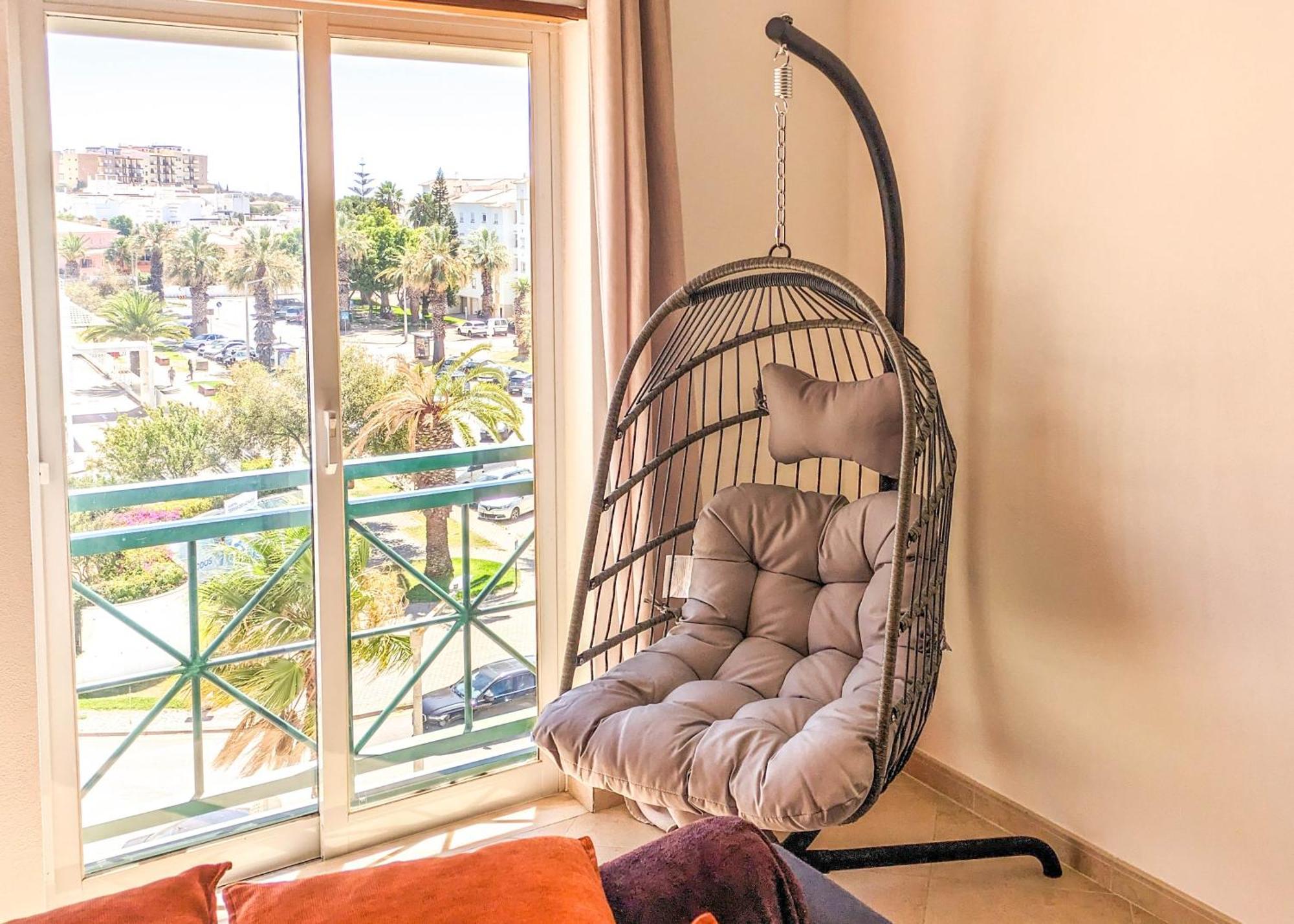 Two Bedroom Apartment - 110M2, Ac, Terrace, Wi-Fi Lagos Ngoại thất bức ảnh