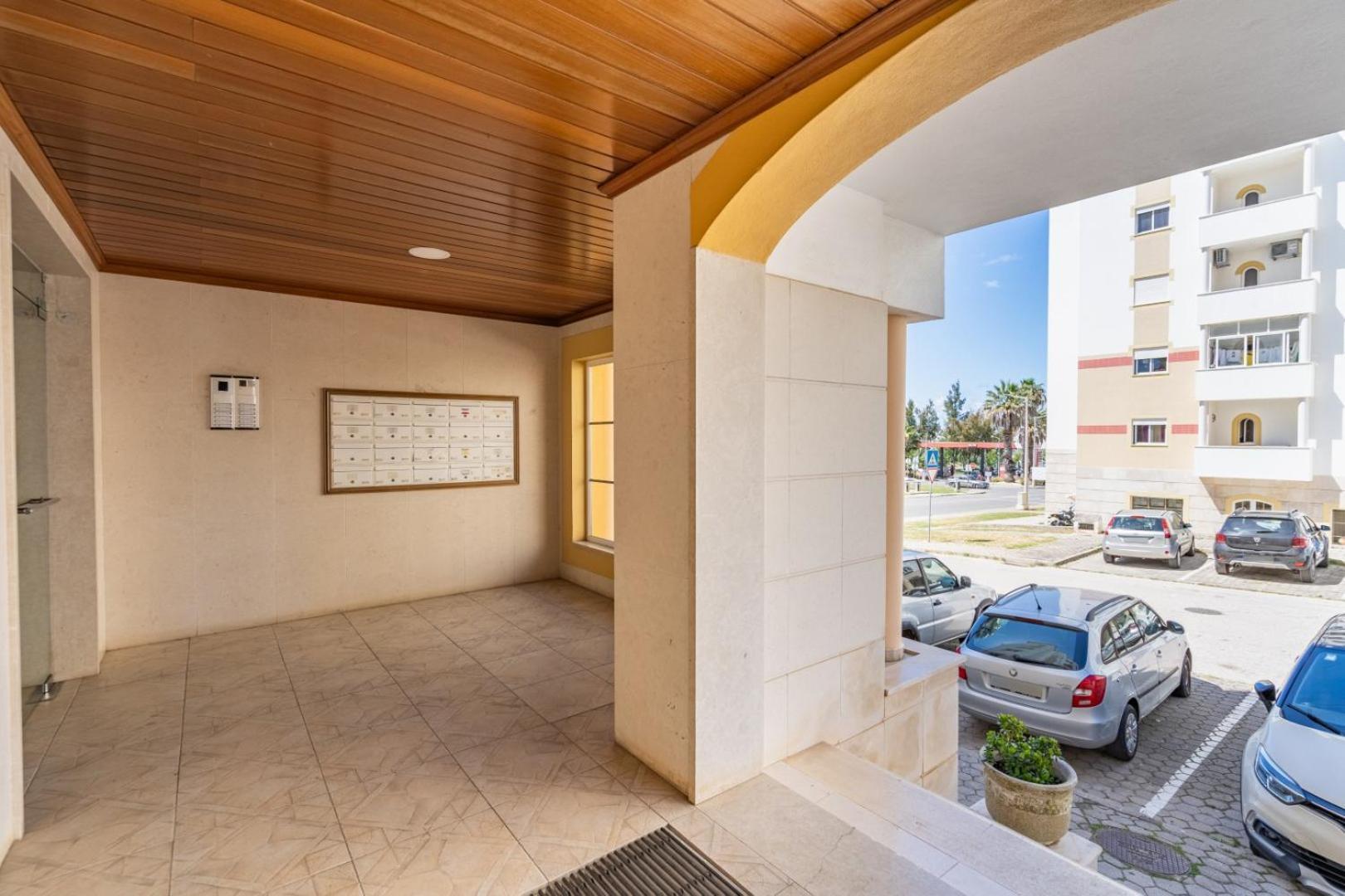 Two Bedroom Apartment - 110M2, Ac, Terrace, Wi-Fi Lagos Ngoại thất bức ảnh