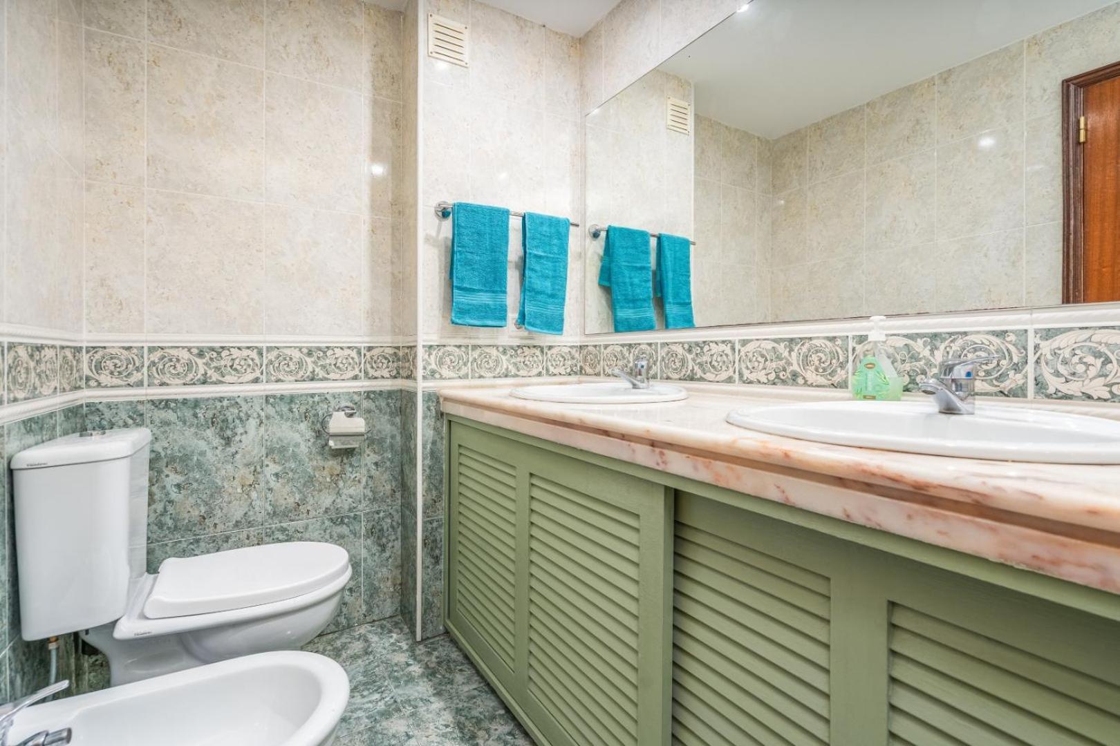 Two Bedroom Apartment - 110M2, Ac, Terrace, Wi-Fi Lagos Ngoại thất bức ảnh