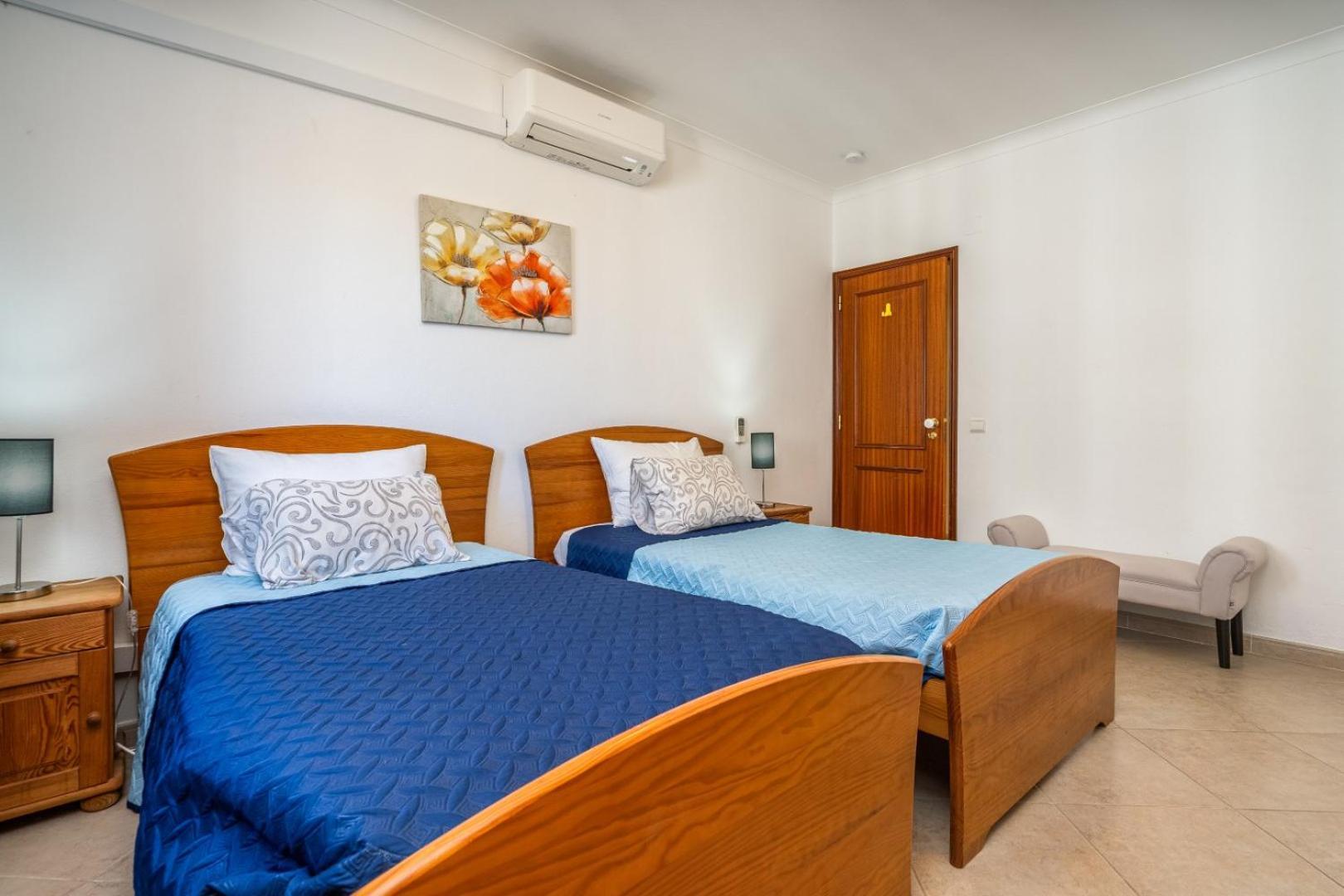 Two Bedroom Apartment - 110M2, Ac, Terrace, Wi-Fi Lagos Ngoại thất bức ảnh